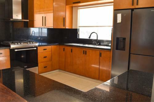 Modern&private, Best Sunset Views 3 Storey House ?