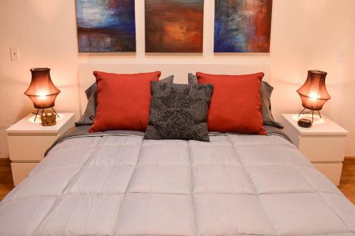 Modern&private, Best Sunset Views 3 Storey House ?