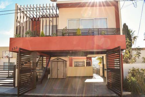 Modern&private, Best Sunset Views 3 Storey House ?