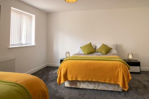 Fantastic Large House With Private Parking