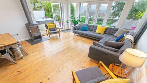 Hillis Braunton Sleeps 8 With Hot Tub Option