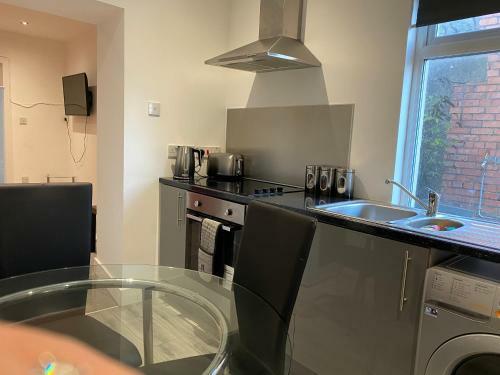 Home From Home Luxury 2-bed Apartment In Bridgend