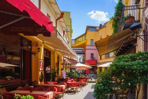 A Class Apartments In Old Tbilisi Shardeni