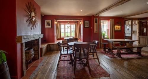Posada The Brisley Bell