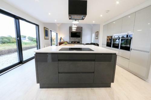 Black Barn Skye - Contemporary 3 Bed / 4 Bath Home