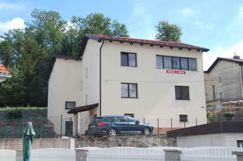 Apartment In Postojna 40257