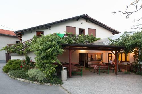 Agroturismo Janezinovi House