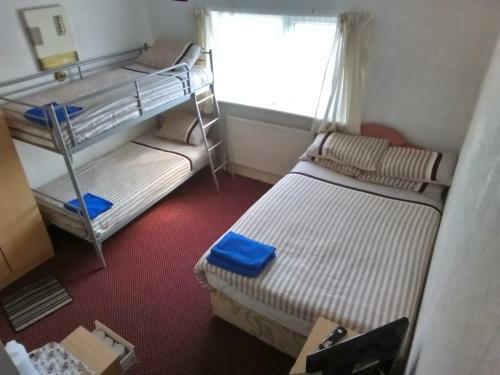 Myroomz Golden Strand Hotel