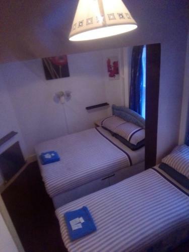 Myroomz Golden Strand Hotel