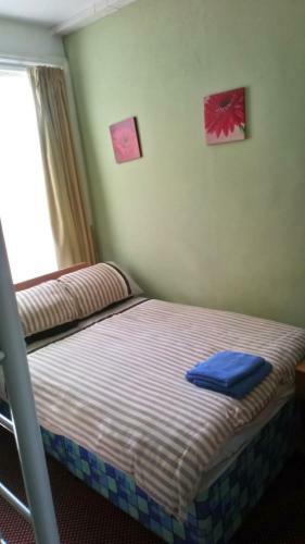 Myroomz Golden Strand Hotel