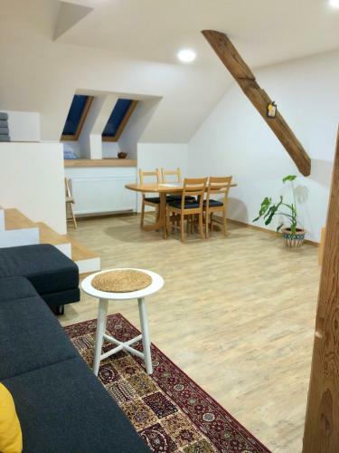 Apartma Linhartov Trg