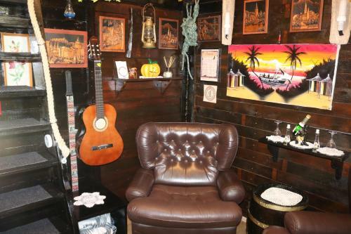 Frenk Cottage 5 Km From The Airport