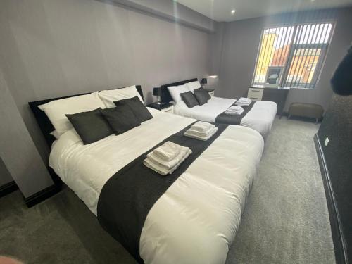 Boutique Blackpool 2 Bed Grey Apartment Sleeps 10