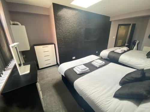Boutique Blackpool 2 Bed Grey Apartment Sleeps 10