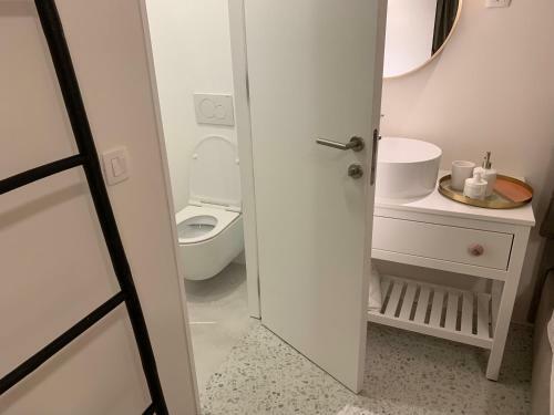 Bright Apartament Near Bus Station