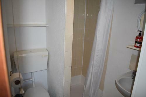 Hostal Three Piers Guest House