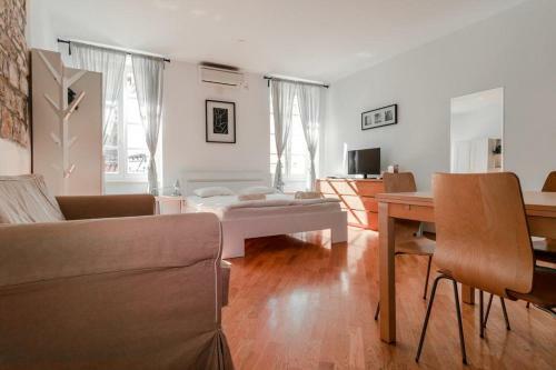 Apartments Artemus Music