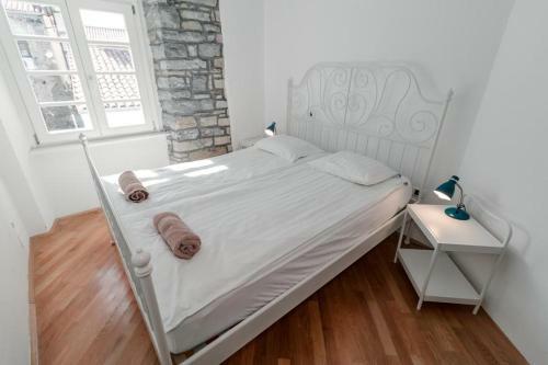 Apartments Artemus Music