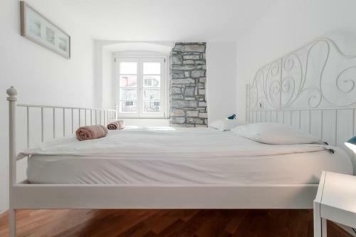 Apartments Artemus Music