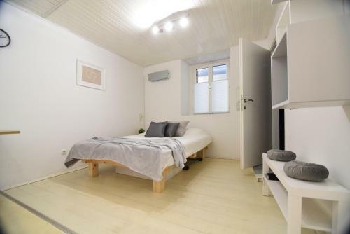 Bernard Coastal Getaway Apartment