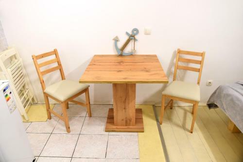 Bernard Coastal Getaway Apartment