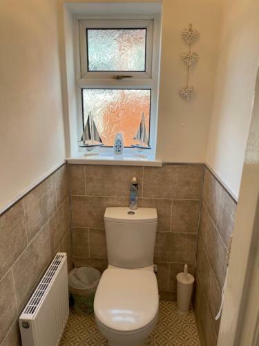 Spacious And Stunning 4 Bed House In Blackpool
