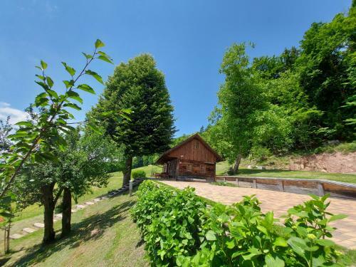 Oldhouse Knezovo