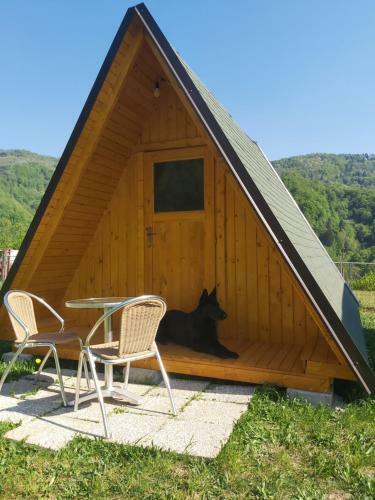 Glamping Hi?ke Petrin