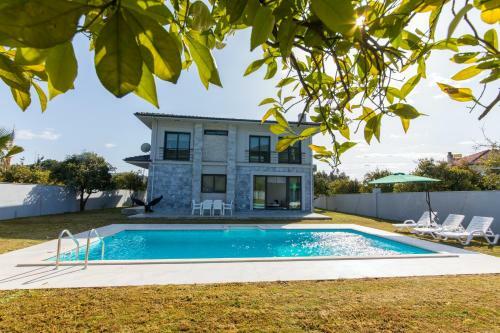 Yamac Villa Atakoy Daily Weekly Rentals