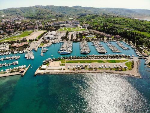 Floating House Memory