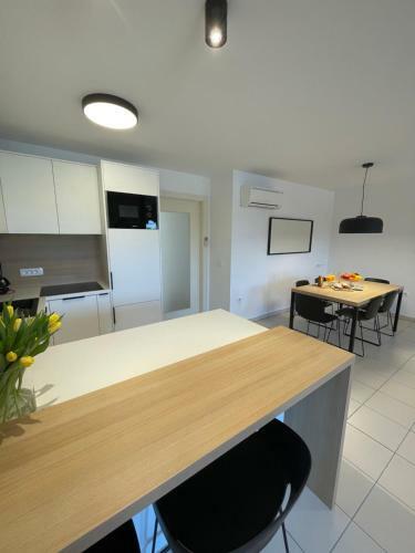 Premium Levant Marina Apartments