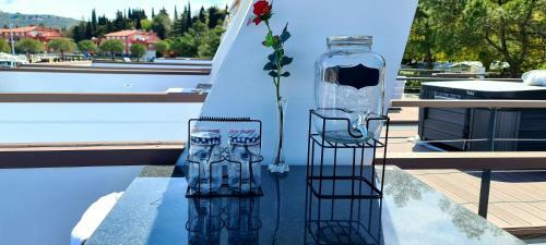 Floating Sea House Miraboat
