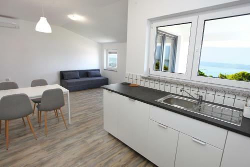 Uptown Apartments With Sea View Zaki