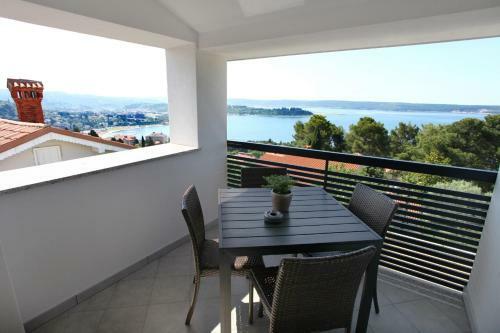 Uptown Apartments With Sea View Zaki