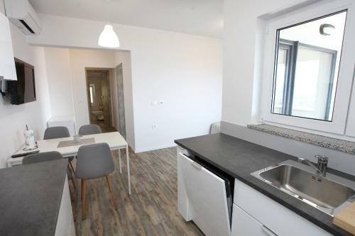 Uptown Apartments With Sea View Zaki