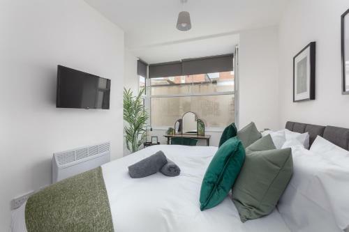 Charles Alexander Short Stay - Charnley House Apartments