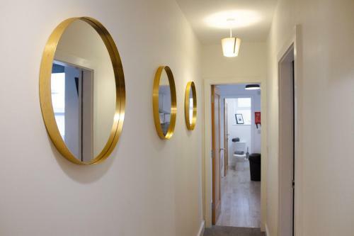 Charles Alexander Short Stay - Charnley House Apartments