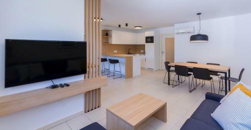 Premium Sea Side Marina Apartment By Locap Group