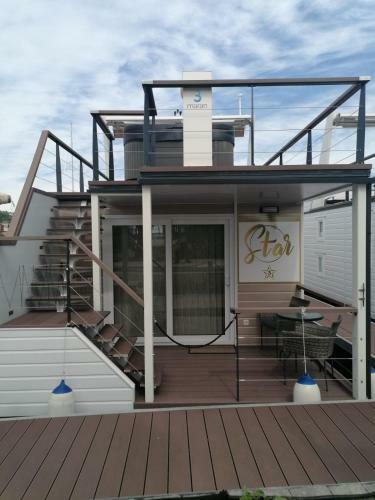 Star 3 Floating House, Marina Portoro?