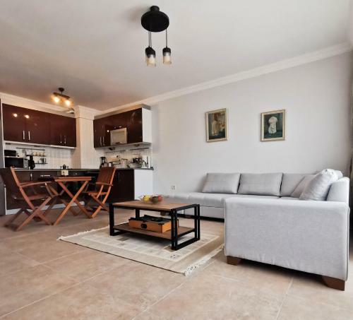 4+1 Spacious Apartment With Sea View. 5 Minutes From The Beach