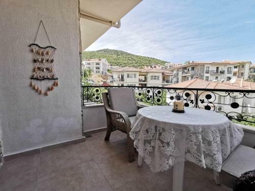 4+1 Spacious Apartment With Sea View. 5 Minutes From The Beach