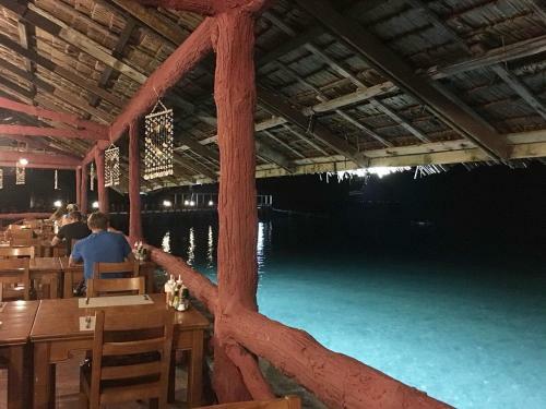Hotel Koh Ngai Resort