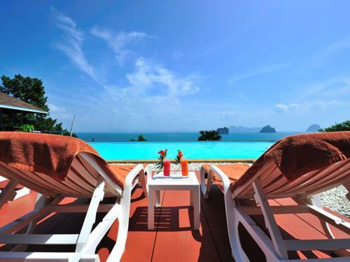 Hotel Koh Ngai Cliff Beach Resort