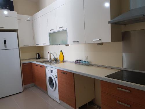 Entire Apartment. Just 2 Minutes From The Metro.