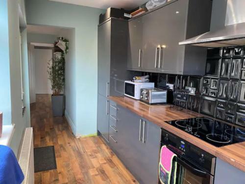 Bamber House - Large Modern Home & Perfect Location