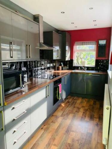 Bamber House - Large Modern Home & Perfect Location