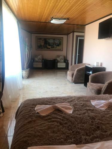 Hotel ???? ????