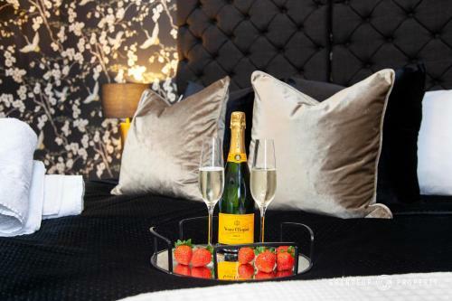 Opulent 2bedroom Apartment, Bournemouth, Parking