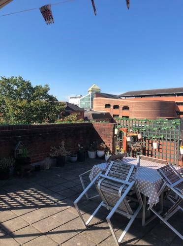 Modern 1-bedroom Apartment In Centre Of Bromley