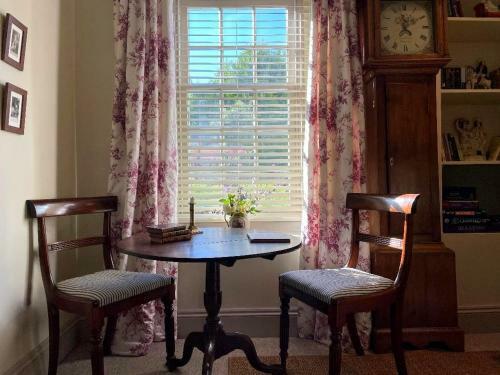 Hortus House - Regency Style Apartment With Attached Parking